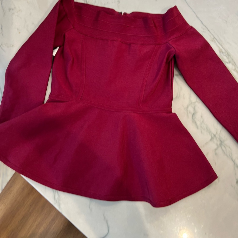 Akira fitted zipper front off the shoulder top Sz M